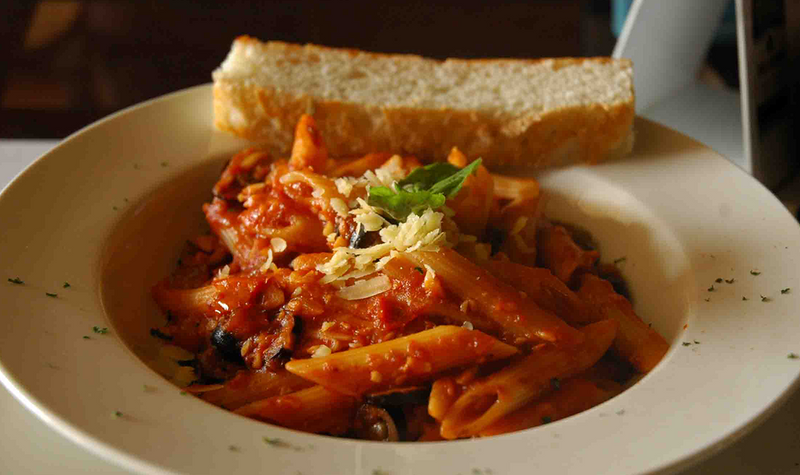 PASTA PUTTANESCA